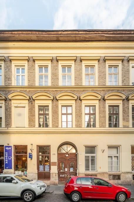 Dizsu'S Place Budapest Exterior photo